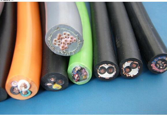 柔らかいゴム製絶縁された冷たい抵抗力があるケーブル、ゴム製外装の送電線0